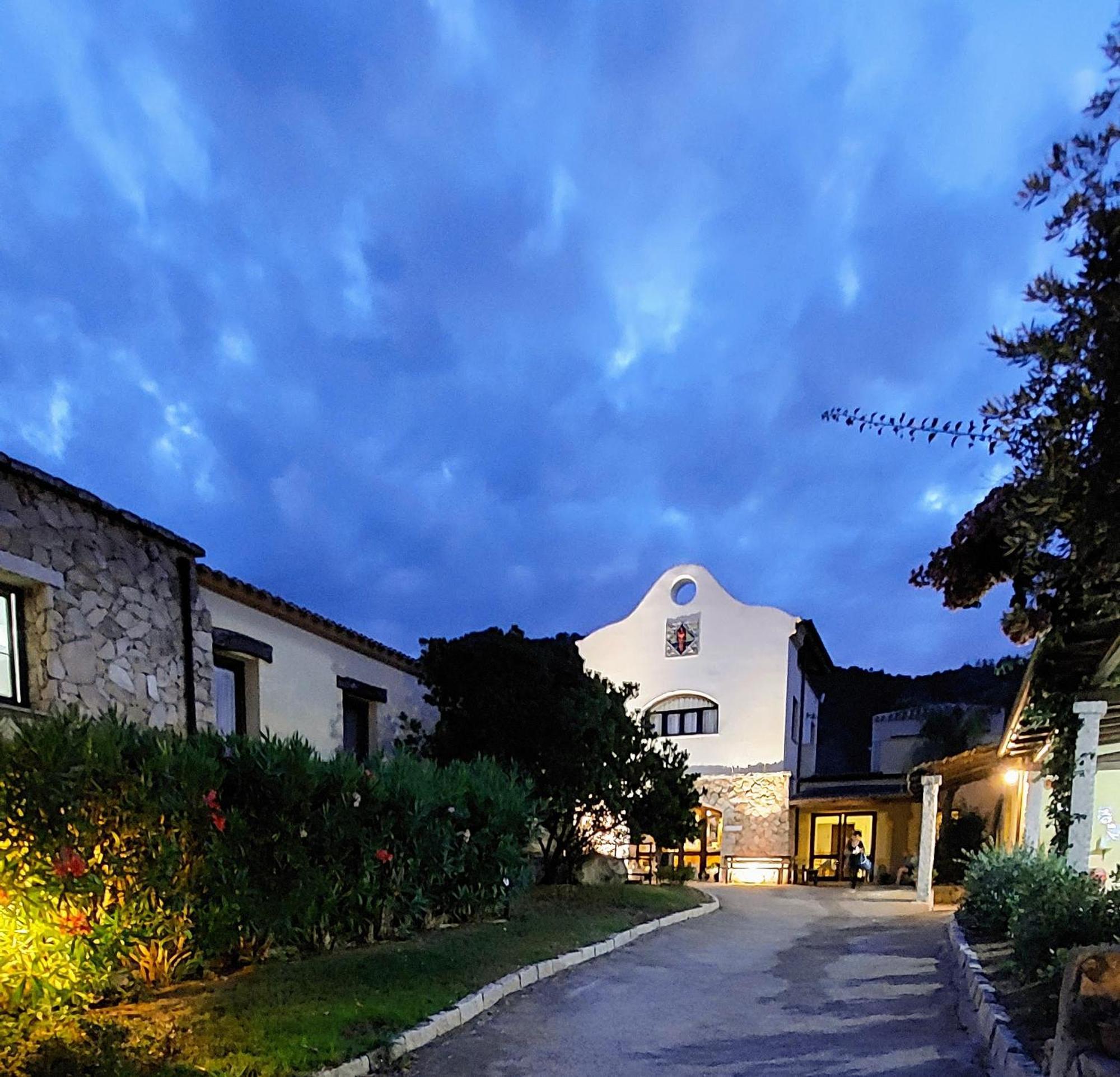 Hotel Cardedu Exterior photo